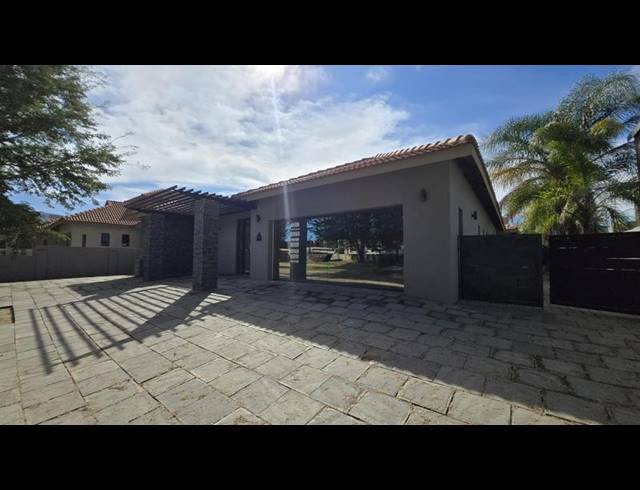 4 BEDROOM HOUSE FOR SALE IN THE ISLANDS ESTATES